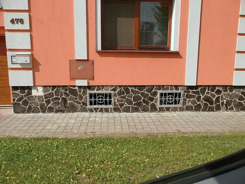 Andezit - šed.hněd.čer. drobný