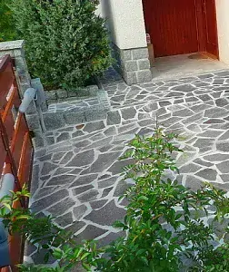 Porfyr - šedočervená tl. 1-3 cm