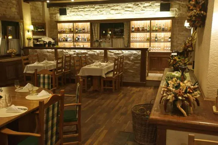 Limestone 060 OPUKA - rohový díl