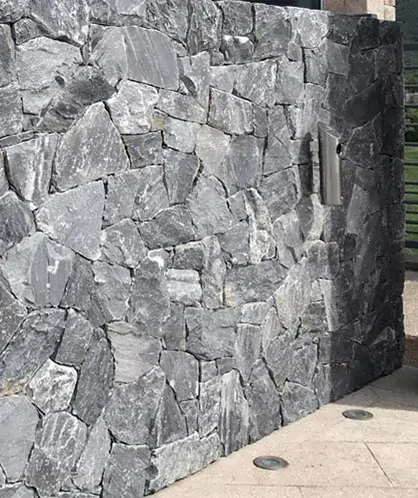 Rock Face Evenos Black - rohový díl