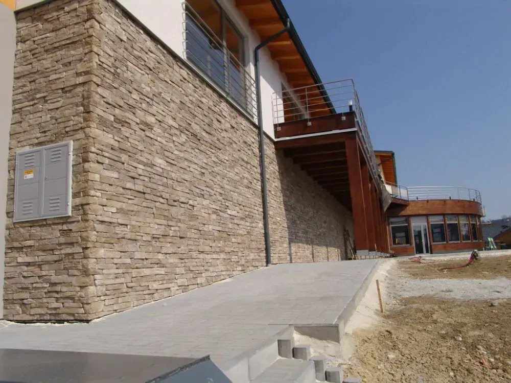 Lámaná skála 013 CHAMPAGNE