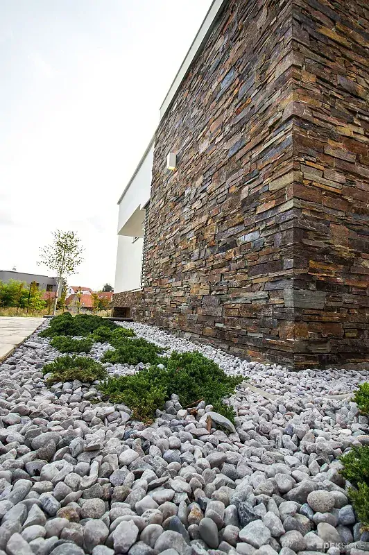 N3002 Multicolour Slate rohový díl - Hrubý (0,33 m2)