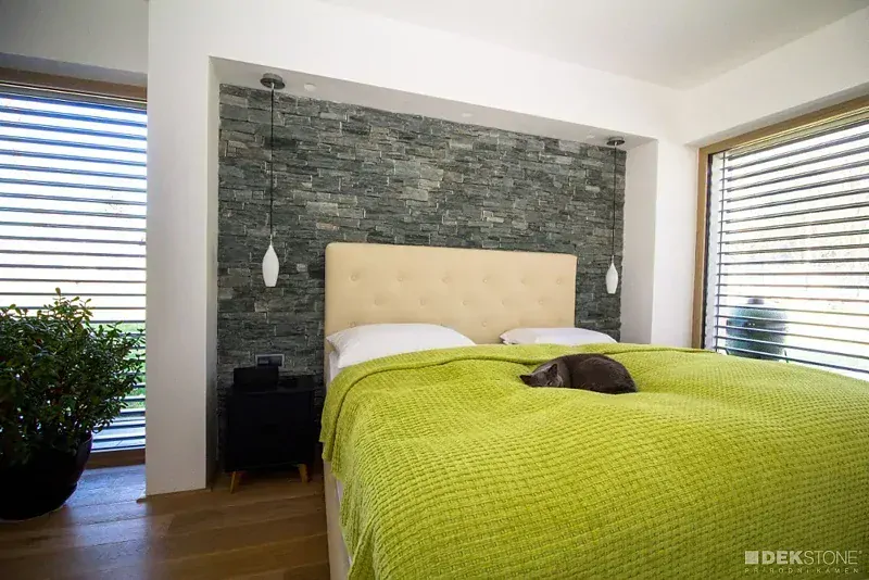 Q006 Quartzite Green rohový díl - Hrubý (0,33 m2)