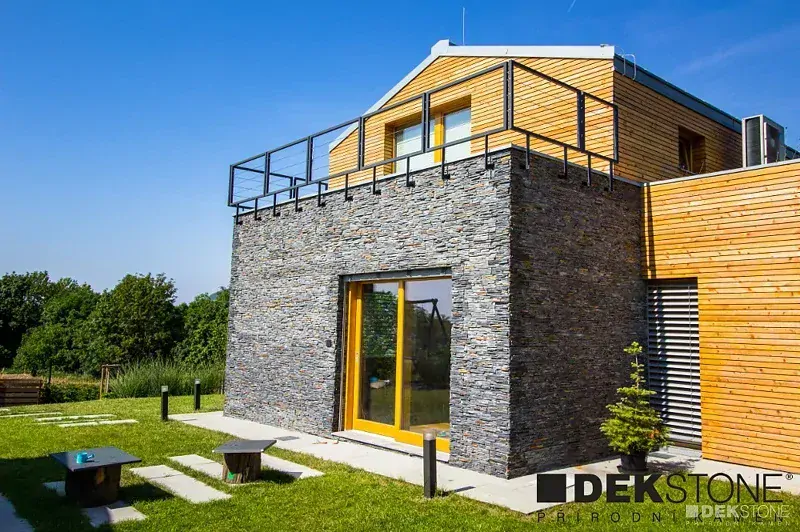 N3005 Black & Rusty Slate rohový díl - Hrubý (0,33 m2)